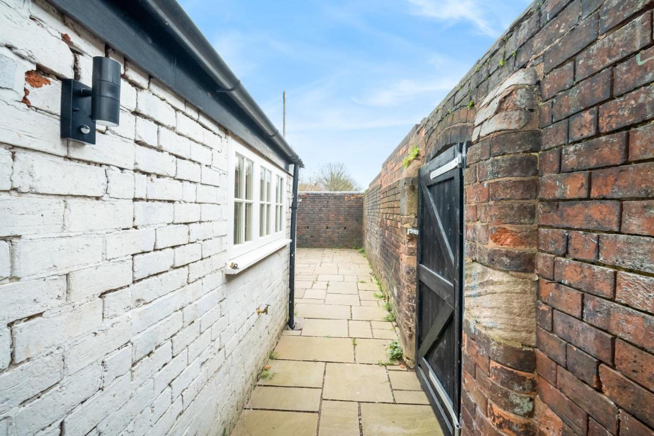 Beautiful Waterside Apartment - Parking - Perry Barr - Top Rated Birmingham Eksteriør bilde