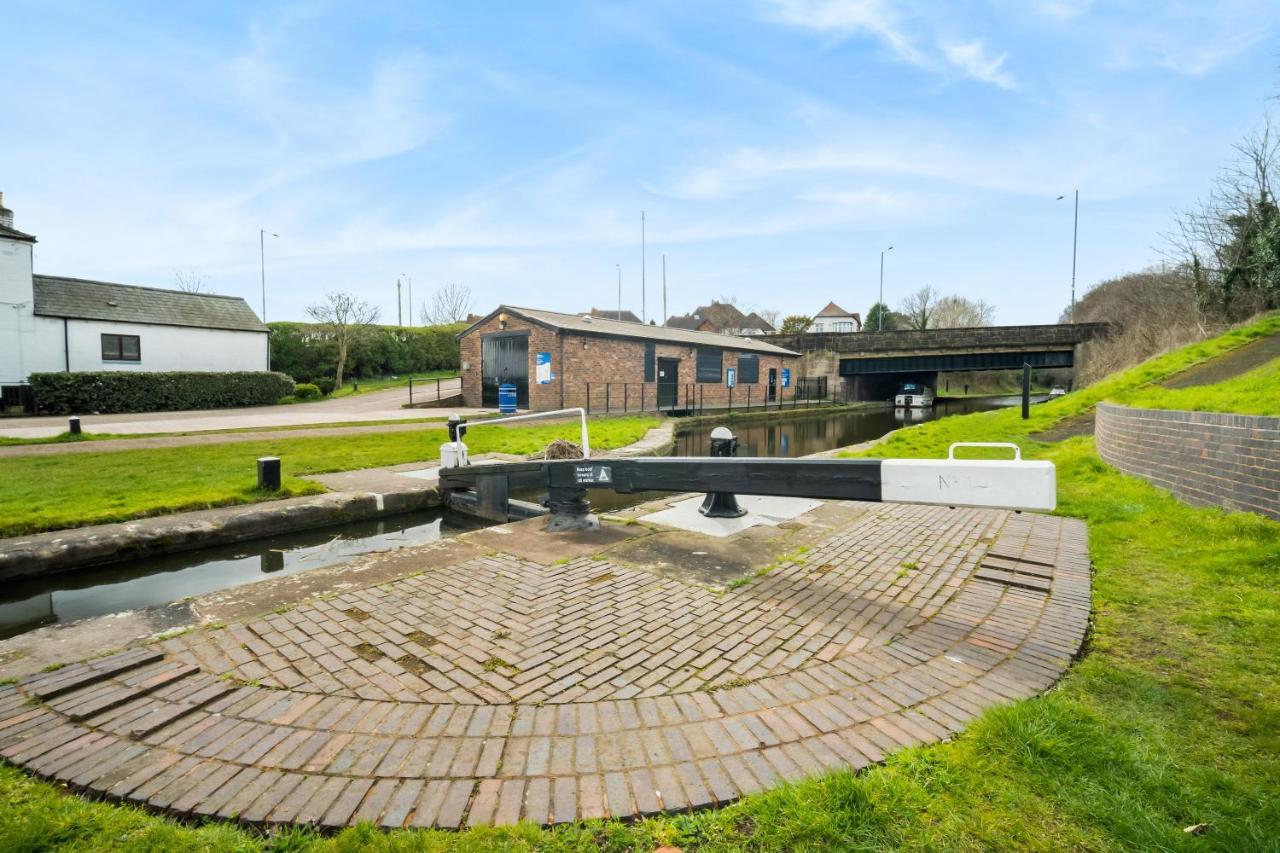 Beautiful Waterside Apartment - Parking - Perry Barr - Top Rated Birmingham Eksteriør bilde